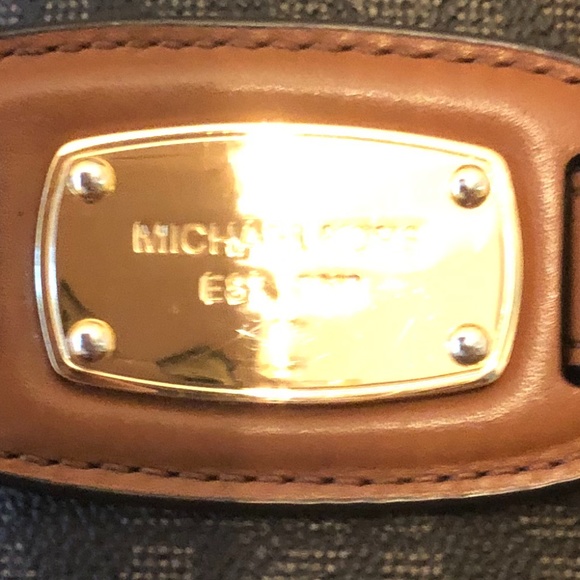 Micheal Kors Hamilton Signature Brown Handbag - Picture 2 of 10